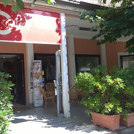 Hotel Canasta Rimini Extérieur photo